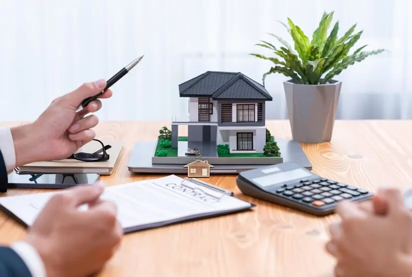 WHAT IS A CONTRACT LAWYER: UNDERSTANDING THEIR ROLE AND RESPONSIBILITY